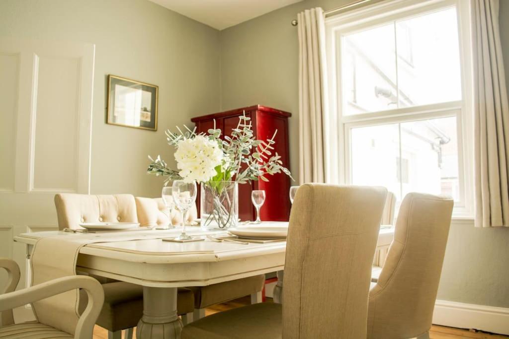 Lovely 3 Bed House In The Heart Of Cheltenham Dış mekan fotoğraf